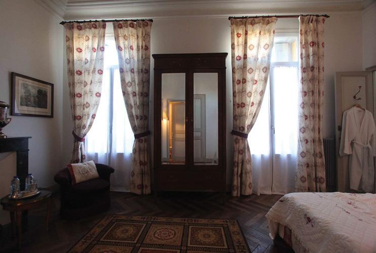Les Buis Bed & Breakfast อิล-ซูร์-เตต์ ภายนอก รูปภาพ