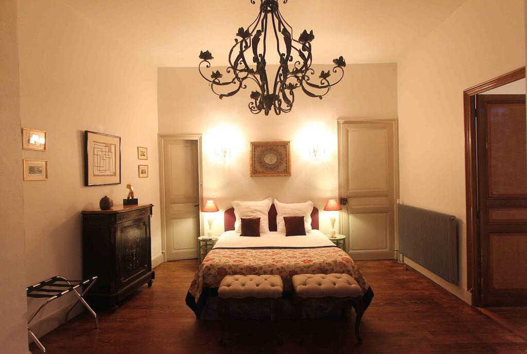 Les Buis Bed & Breakfast อิล-ซูร์-เตต์ ภายนอก รูปภาพ